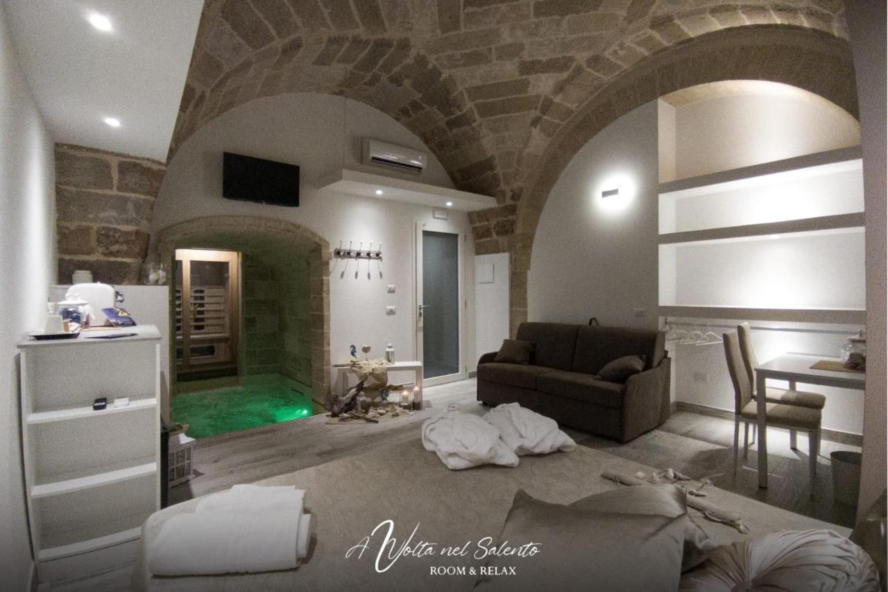 Avvolta Nel Salento - Room & Relax 토르치아롤로 외부 사진