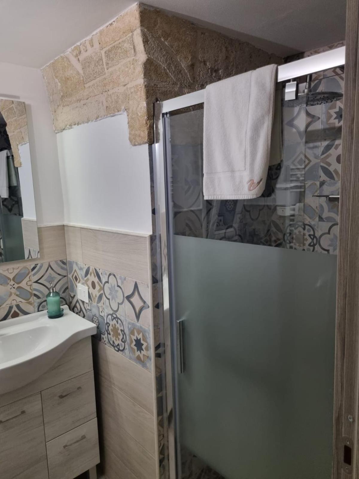 Avvolta Nel Salento - Room & Relax 토르치아롤로 외부 사진